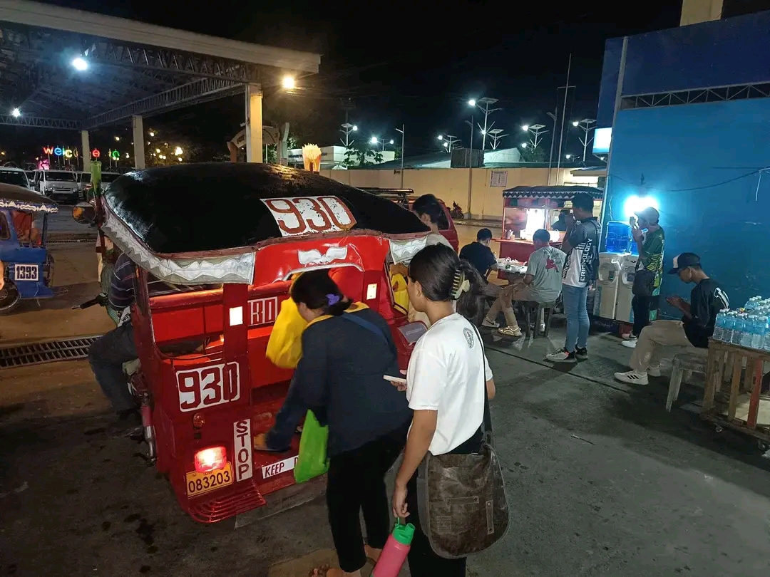 Tricycle Street Scene